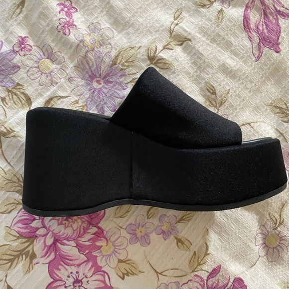 Madden Girl Nico Platform Wedge Sandals - Picture 4 of 5